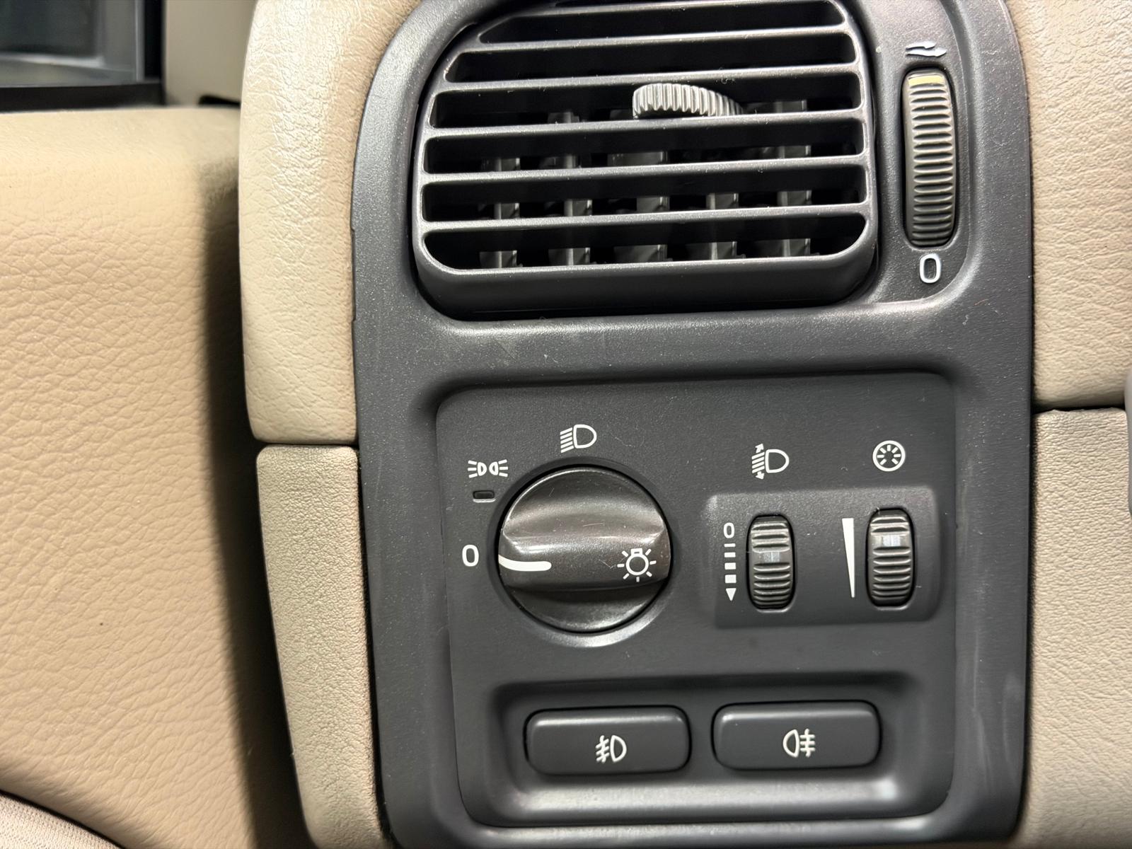 VOLVO S40 17